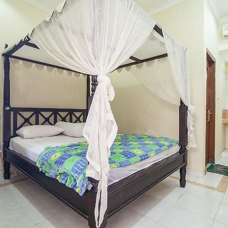 Lori Beach Inn Seminyak Oda fotoğraf