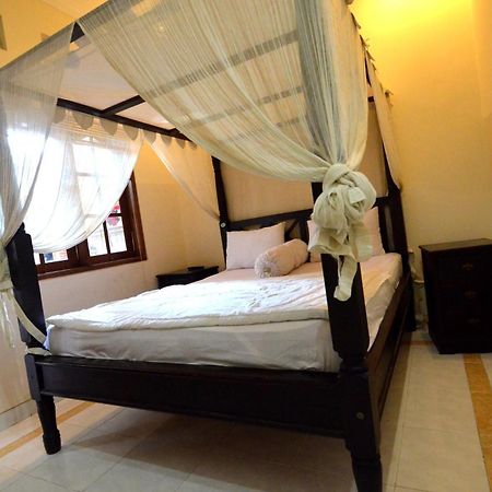 Lori Beach Inn Seminyak Dış mekan fotoğraf