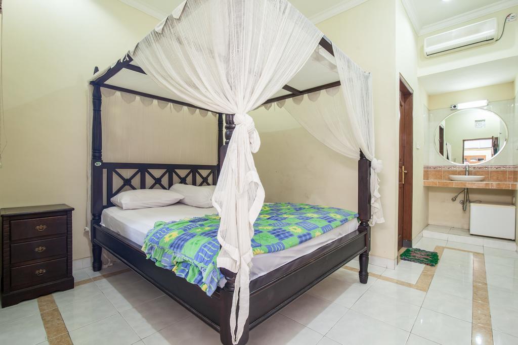Lori Beach Inn Seminyak Oda fotoğraf