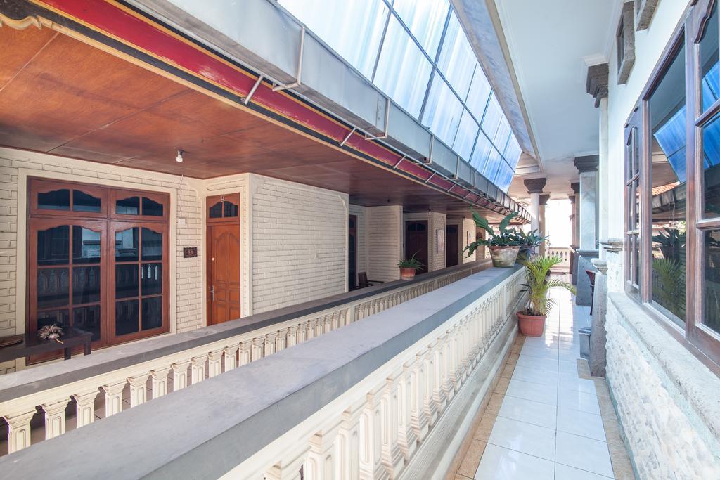 Lori Beach Inn Seminyak Dış mekan fotoğraf