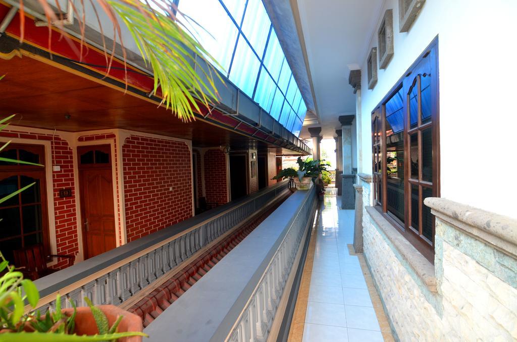 Lori Beach Inn Seminyak Dış mekan fotoğraf