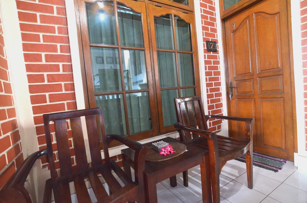 Lori Beach Inn Seminyak Dış mekan fotoğraf