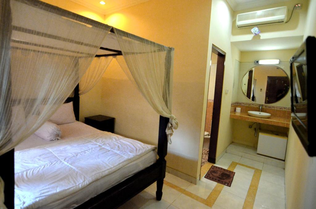 Lori Beach Inn Seminyak Dış mekan fotoğraf